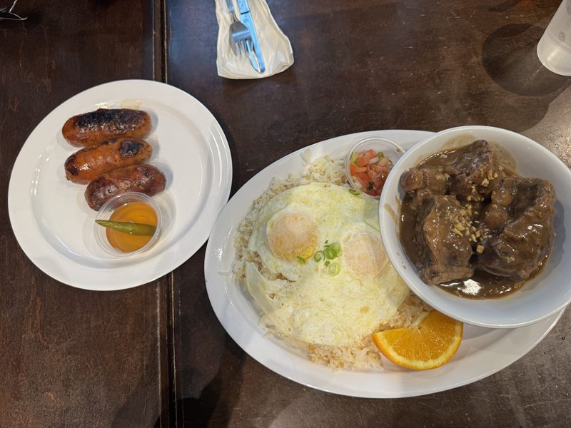 Ludi's Restaurant food